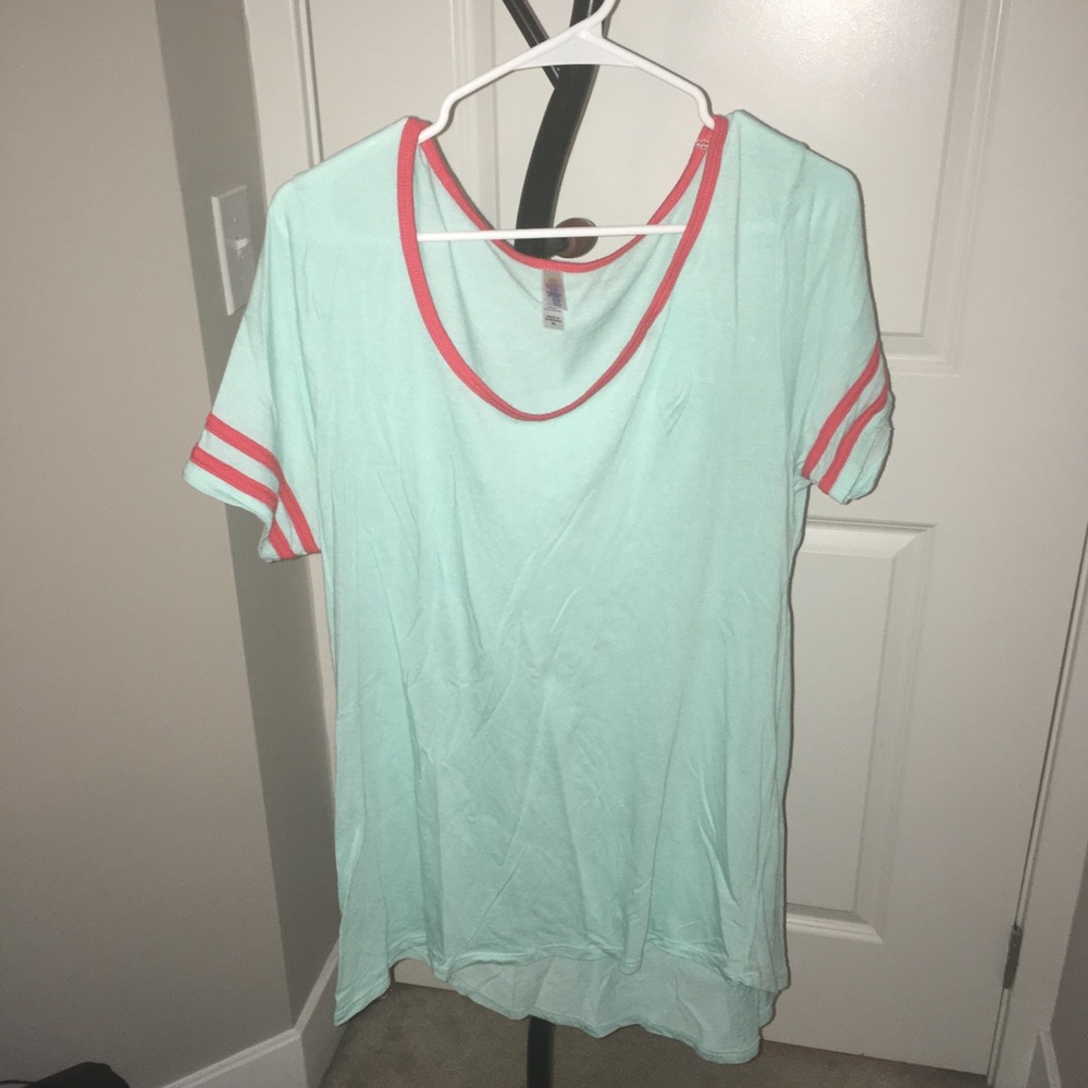 Lularoe Classic T (XL)